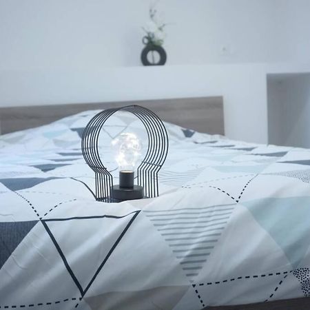 Appartement Cosy Centre Ville แซ็ง-ก็องแต็ง ภายนอก รูปภาพ