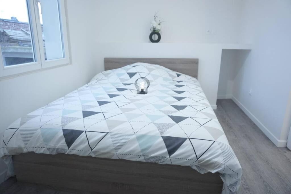 Appartement Cosy Centre Ville แซ็ง-ก็องแต็ง ภายนอก รูปภาพ